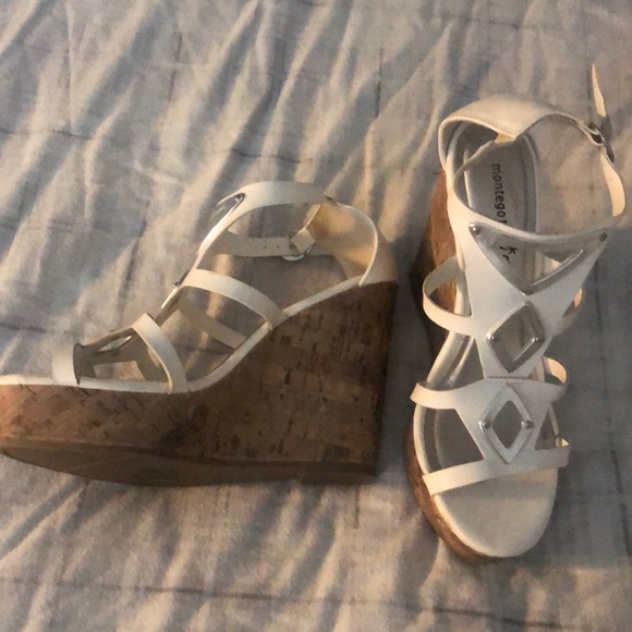 Fun cute wedges - Picture 3 of 4